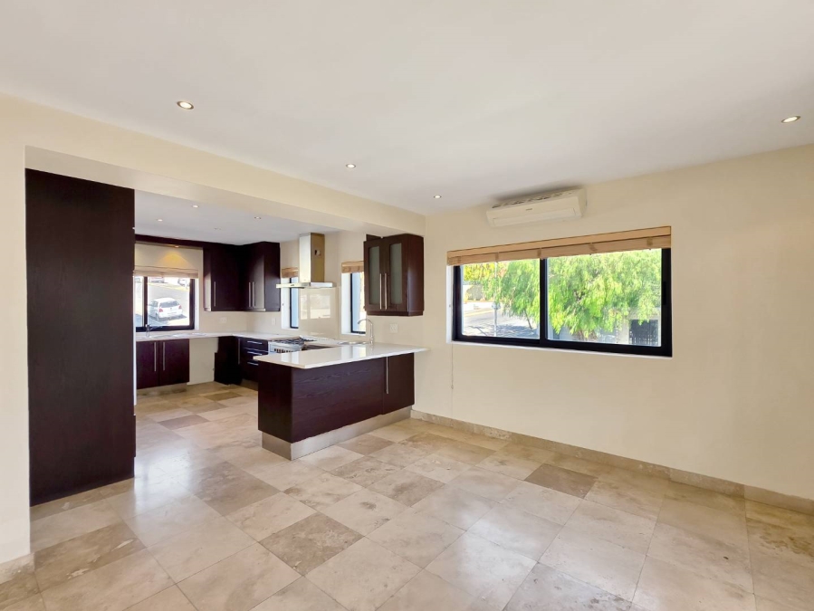 3 Bedroom Property for Sale in Fresnaye Western Cape